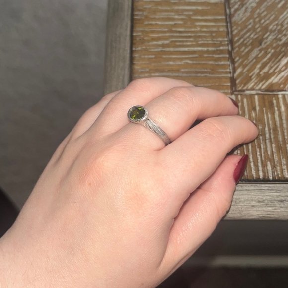 Sterling Silver 925 Ring with Emerald Stone sz 6 - Picture 2 of 7